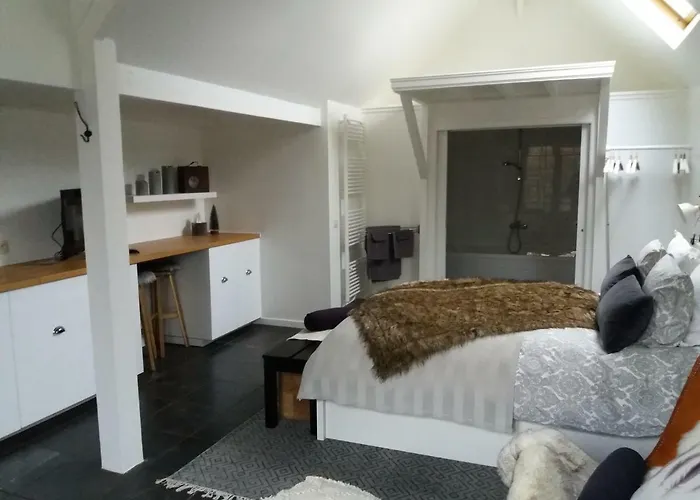 L'eau Claire Nocleg ze śniadaniem 4*